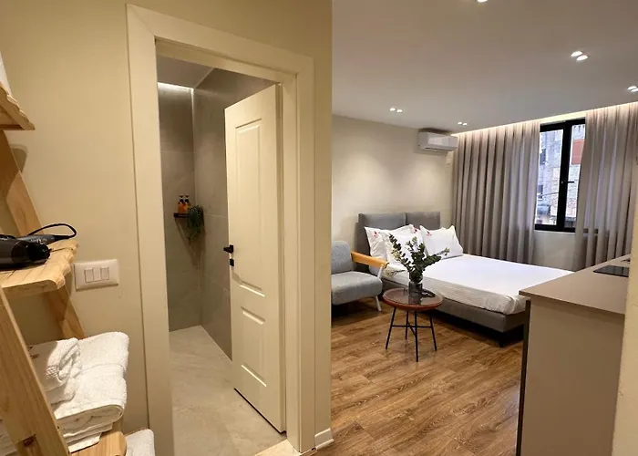 Matisse No29 - Center With Parking